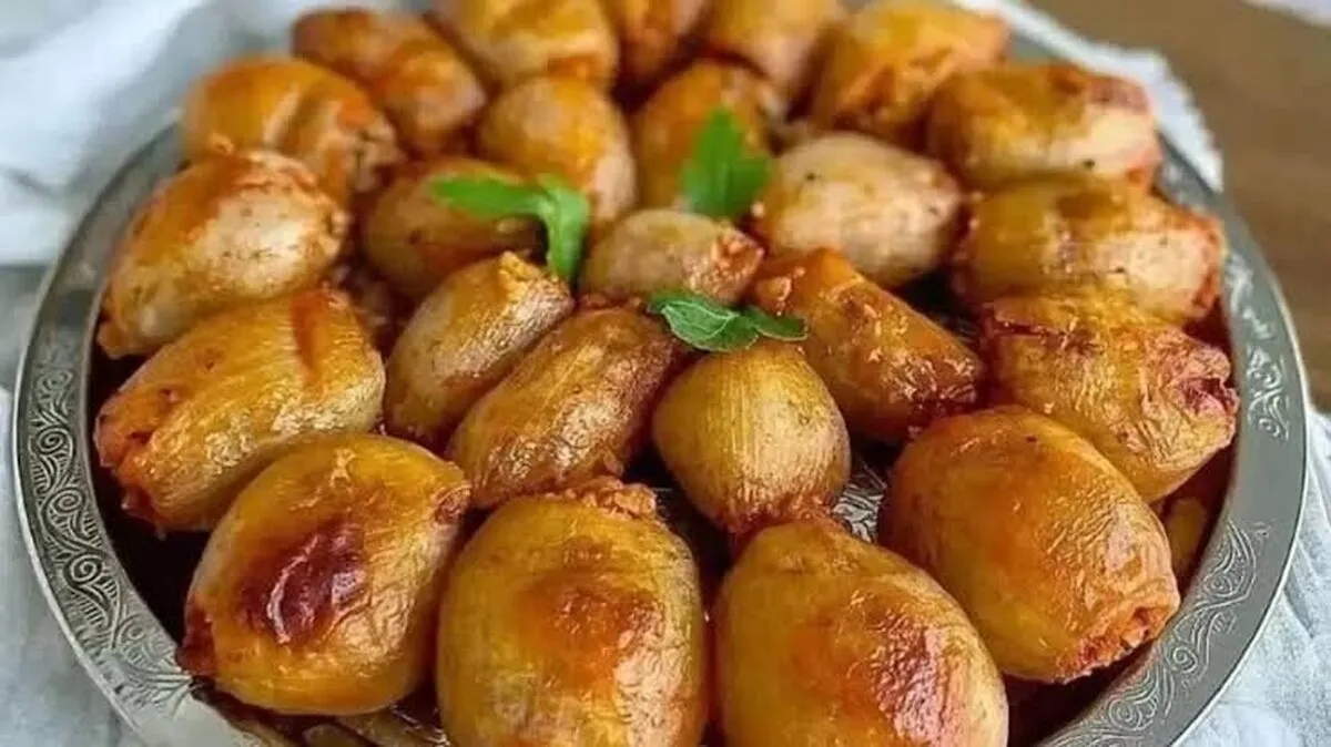 دلمه پیاز، یکی از متفاوت‌ترین و خوش‌عطرترین انواع دلمه + دستور پخت