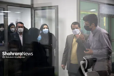بازدید معاون رییس جهمور در امور زنان و خانواده از کارخانه نوآوری مشهد