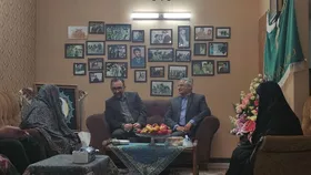 استاندار خراسان رضوی در منزل شهید کاوه حضور پیدا کرد