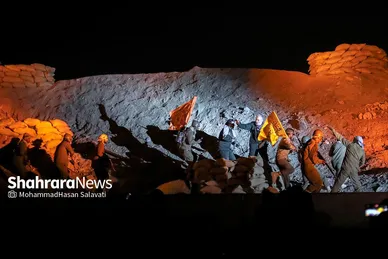 نمایش میدانی «نوری در نیمروز»