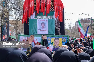 گزارش تصویری | تشییع پیکر مطهر ۶ شهید ناوهای دنا و جماران در مشهد