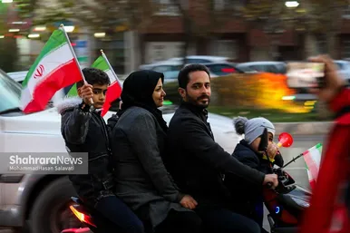 شادی مردم مشهد بعد از برد تیم ملی ایران