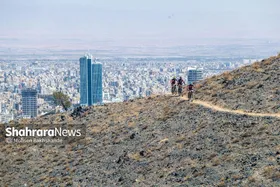 رقابت دوچرخه&zwnj;سواران روی بام شهر