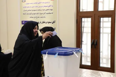 عکس‌هایی از انتخابات چهاردهمین دوره ریاست‌جمهوری در کنسولگری ایران در هرات افغانستان