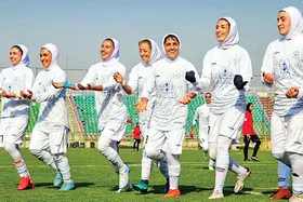 شکست تیم&zwnj;های بانوان خراسان رضوی در فوتبال و فوتسال| از شادی گل &laquo;ببتو&raquo;یی روبه&zwnj;روی کیان تا شش تایی شدن چیپس