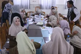 دانش&zwnj;آموزان مزارشریف با مسابقه نقاشی یاد شهدای ایران را گرامی داشتند