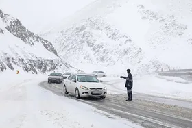 ویدئو | بارش ۳۰ سانتی&zwnj;متری برف در مرز تمرچین (۶ فروردین ۱۴۰۳)