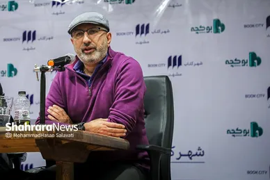 گپ و گفت منصور ضابطیان با موضوع کتاب جدیدش با عنوان «دو دستی»
