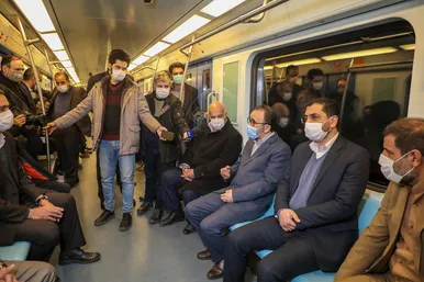 بازدید استاندار خراسان رضوی و شهردار مشهد از خطوط قطارشهری مشهد