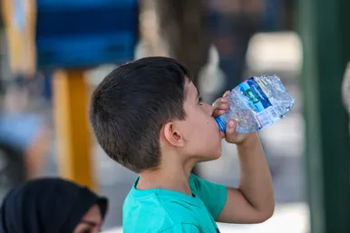 مشهد در گرمترین ساعات سال