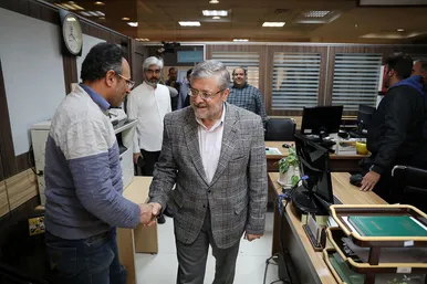 بازدید شهردار مشهد از روزنامه شهرآرا