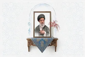 ویدئو | اقامه نماز بر سجاده متبرک رهبر شهید انقلاب در نمایشگاه &laquo;معراج بیعت&raquo; در مشهد