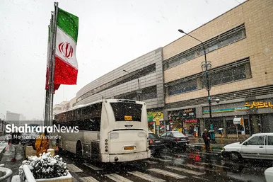 بارش اولین برف پاییزی در حرم مطهر رضوی