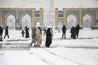بارش برف در حرم مطهر رضوی