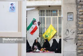 گزارش تصویری | بانوان مشهدی برای مردم حاضر در خیابان ها غذای نذری می پزند