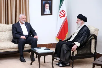 عکس‌هایی از دیدارهای سال‌های گذشته شهید هنیه با رهبر انقلاب اسلامی