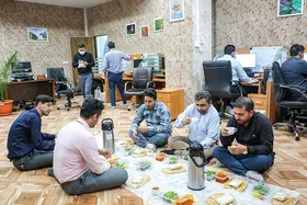 روایتی از فعالیت مداوم کارکنان مرکز ۱۳۷ شهرداری مشهد در ماه رمضان
