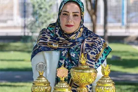 گفتگو با فهیمه پرزور، مربی و داور کاراته کار ساکن محله امام هادی (ع) | مبارزه با دست&zwnj;های خالی