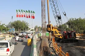 ادامه روند نصب قطعات بتنی پروژه تقاطع غیرهم&zwnj;سطح میدان شهید فهمیده مشهد (۳۰ بهمن ۱۴۰۳)