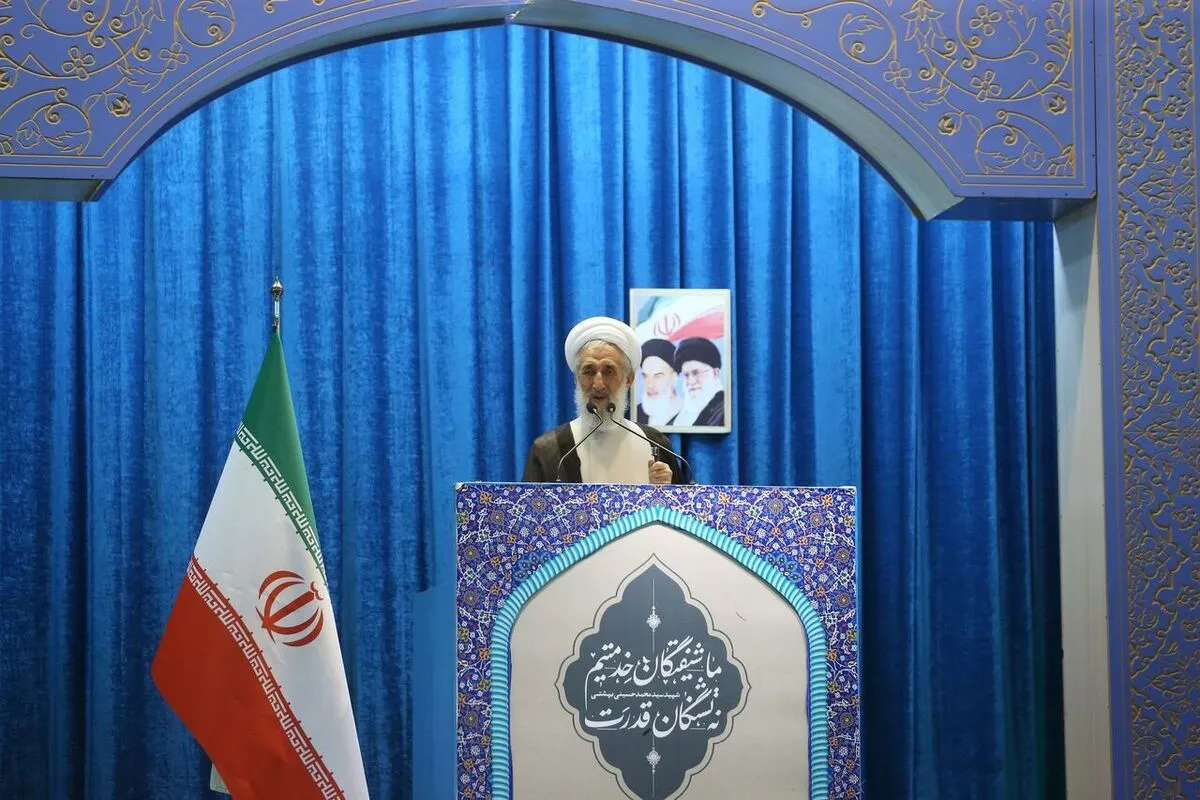 آیت‌الله صدیقی: خطر شهید سلیمانی برای جبهه استکبار بیشتر از سردار سلیمانی است| مردم راه سردار سلیمانی را ادامه می‌دهند