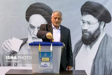 عکس‌هایی از حضور چهره‌های سیاسی پای صندوق‌های رأی