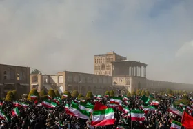 ویدئو | تخریب بخش هایی از عمارت عالی قاپو و چهلستون در حمله دشمن آمریکایی صهیونی