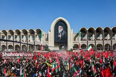 گزارش تصویری | مصلای تهران و حضور پرشور مردم در مراسم وداع با آقای شهید ایران ۱