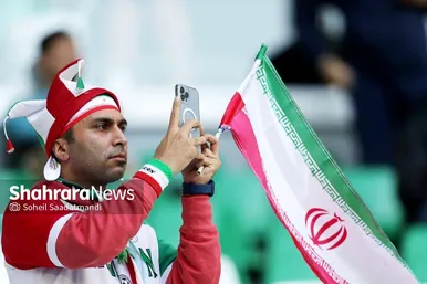 بازی ایران و ژاپن از لنز دوربین عکاس شهرآرانیوز