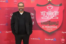 ورود کاروان پرسپولیس به ورزشگاه آزادی با عکس مهرداد میناوند+ ویدئو
