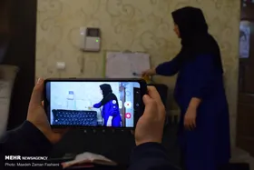باید ساز و کار&zwnj;های آموزش آنلاین برای معلمان فراهم شود