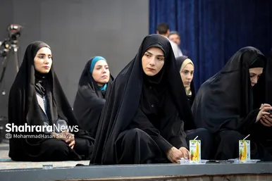 عرض ارادت قهرمانان ورزش ایران در حرم مطهر رضوی