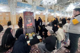 حضور زائران رضوی در کنار مزار سردار سرلشگر شهید محمد شیرازی