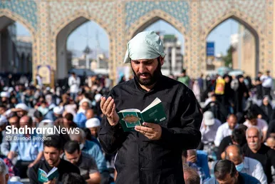 مراسم دعای عرفه در حرم مطهر رضوی