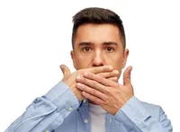 علت تلخی دهان در صبح‌ها چیست + راه‌های پیشگیری