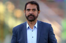 ویدئو| صحبت&zwnj;های عجیب فیروز کریمی در نشست خبری دیدار با پرسپولیس: دل&zwnj;پیچه دارم!