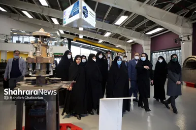 بازدید معاون رییس جهمور در امور زنان و خانواده از کارخانه نوآوری مشهد
