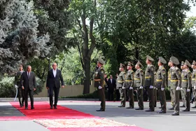 مراسم استقبال رسمی از پزشکیان در ارمنستان برگزار شد (۲۸ مرداد ۱۴۰۴)
