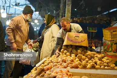 گزارش تصویری | بازار میوه در شب یلدا