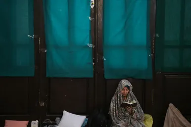 مراسم معنوی اعتکاف بانوان در حرم مطهر رضوی