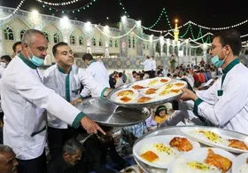 توزیع روزانه ۳ هزار پرس غذای گرم افطاری در تبرک&zwnj;خانه&zwnj;های حرم مطهر امام رضا(ع)