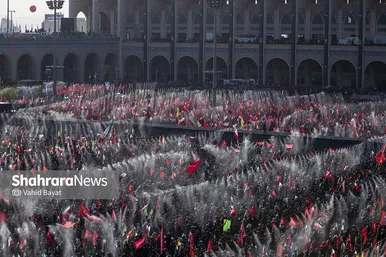گزارش تصویری | اقامه نماز بر پیکر رهبر شهید و خانواده ایشان با حضور میلیونی عاشقان
