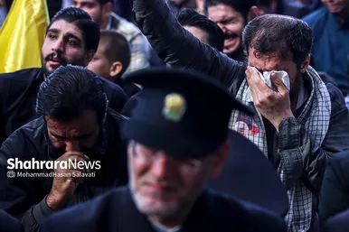تصاویری از اجتماع مردمی در حرم امام رضا (ع) در پی شهادت سید حسن نصرالله