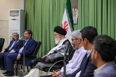 دیدار مسئولان و خبرنگاران شهرآرا با امام جمعه مشهد