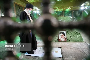 حضور مقام معظم رهبری در مرقد مطهر امام خمینی(ره) و گلزار شهیدان