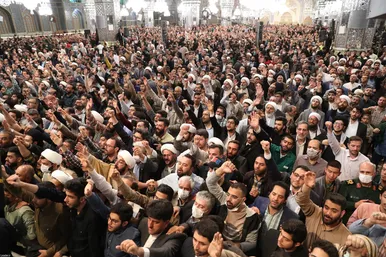حضور و سخنرانی رهبر انقلاب در اجتماع زائران و مجاوران حرم مطهر رضوی- ۳