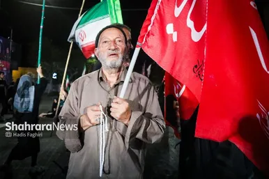 گزارش تصویری | مردم مشهد همچنان پای کار انقلاب