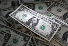افزایش نرخ طلا و ارز از اثرات نفوذ دشمن برای ایجاد اخلال در بازار است