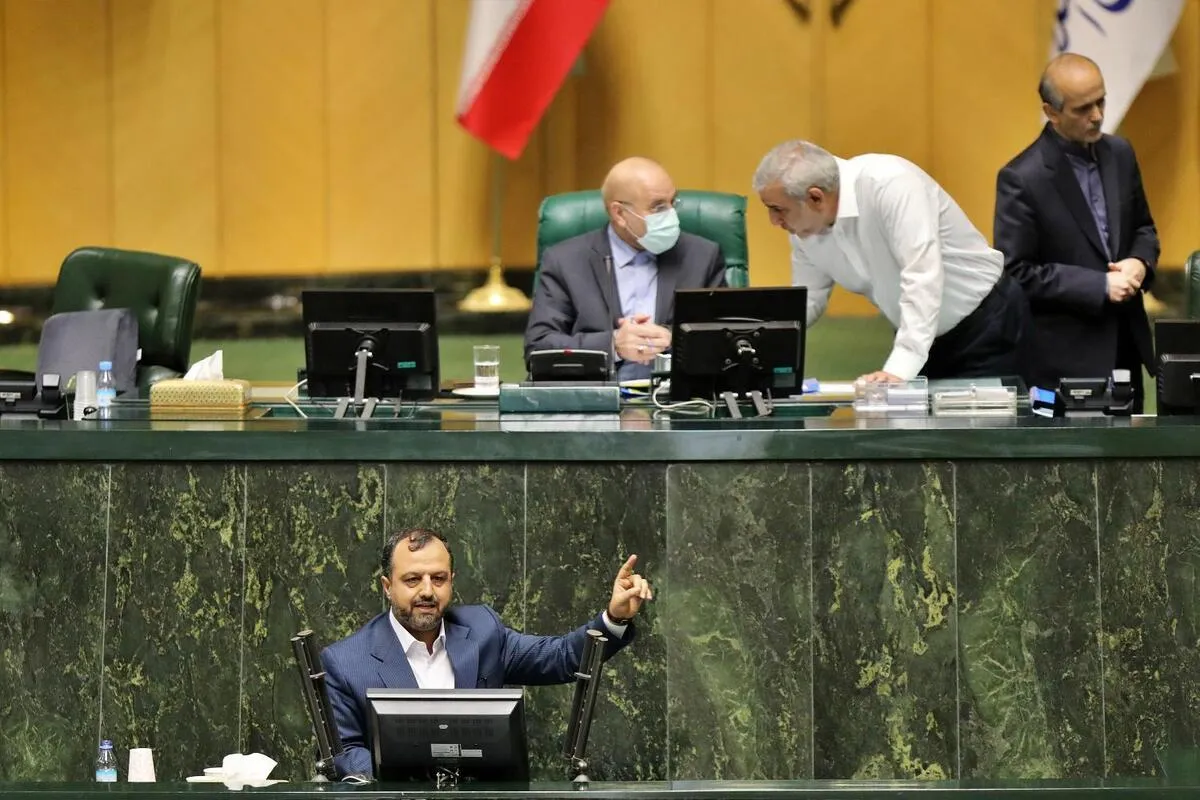 وزیر اقتصاد: به‌زودی شاهد ثبات در بازار ارز خواهیم بود| استقراض دولت از بانک مرکزی به صفر رسید+ فیلم