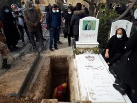 گفت&zwnj;وگو با کارگر افغانستانی بهشت زهرا | قبر مهرداد میناوند را من کندم از انصاریان را برادرم
