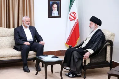 عکس‌هایی از دیدارهای سال‌های گذشته شهید هنیه با رهبر انقلاب اسلامی